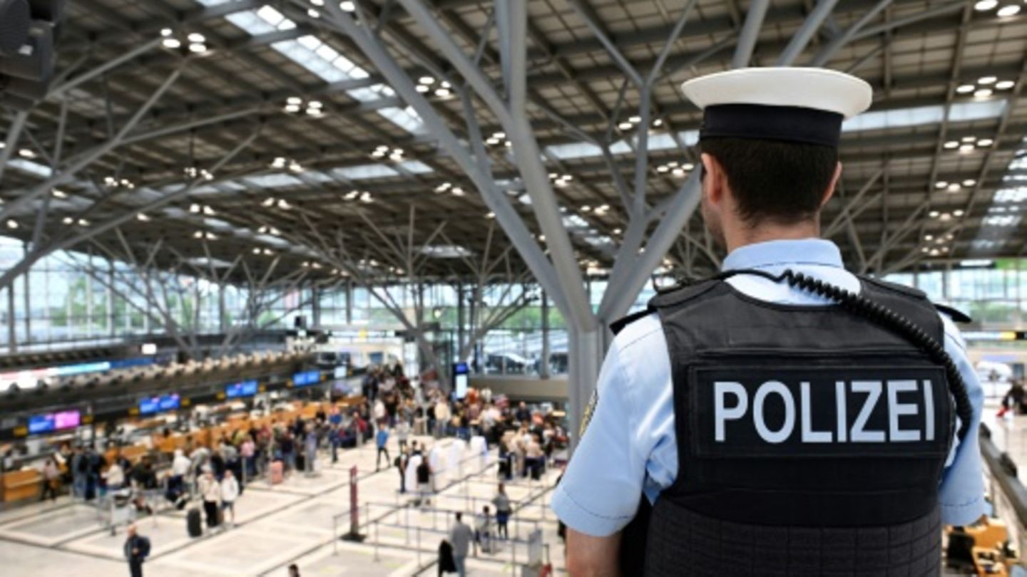 Bundespolizist an Flughafen