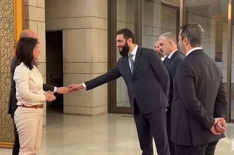 Außenministerin Annalena Baerbock trifft sich mit Syriens neuem Machthaber Ahmed al-Scharaa