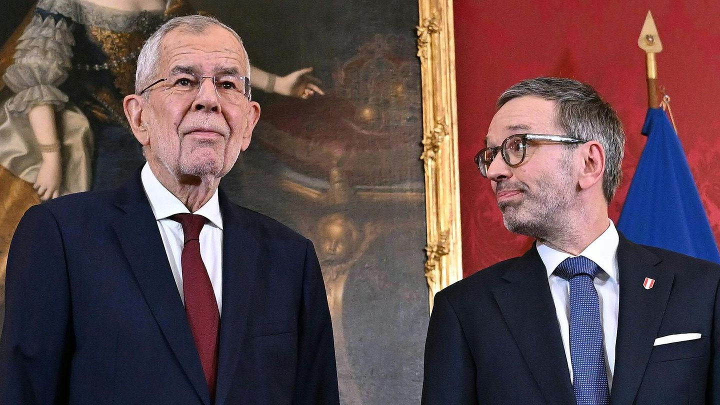 Österreich: Präsident Van der Bellen mit FPÖ-Chef Herbert Kickl