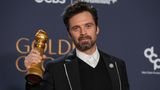 Sebastian Stan wurde als bester Hauptdarsteller für einen Kinofilm Musical/Komödie in "A Different Man" ausgezeichnet
