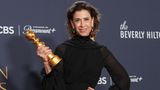 Fernanda Torres mit ihrer Golden-Globe-Auszeichnung