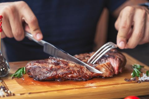 Veganes Restaurant bietet Fleisch an und muss schließen