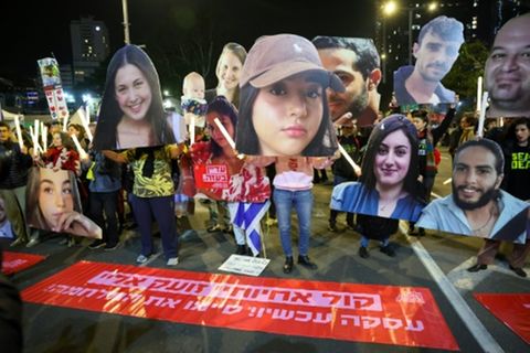 Demonstranten in Tel Aviv fordern Freilassung der Geiseln