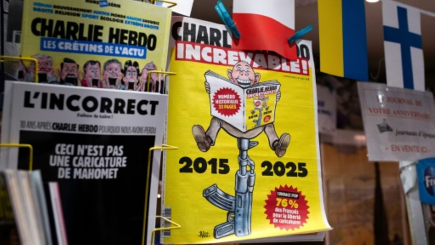 Sonderausgabe an einem Kiosk in Paris