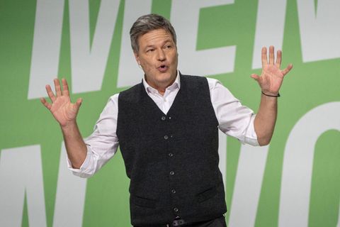Robert Habeck, Bundeswirtschaftsminister und Kanzlerkandidat, bei seiner in Lübeck