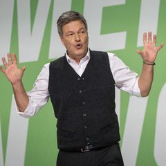 Robert Habeck, Bundeswirtschaftsminister und Kanzlerkandidat, bei seiner in Lübeck