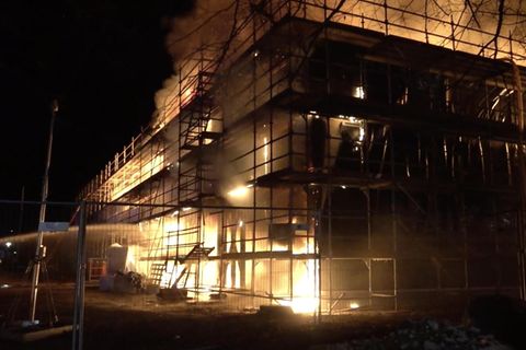 In der Nacht von Montag auf Dienstag tobte ein Unwetter durch Deutschland. Die Folgen dessen, sehen Sie im Video.