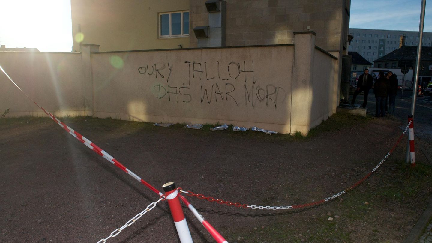 Vor 20 Jahren starb Oury Jalloh : "Scheiße, es brennt"