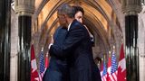 Mit seinem Nachbarskollegen Barack Obama versteht sich Trudeau ausgezeichnet. Viel Zeit zum Ausleben ihrer Bromance haben sie allerdings nicht. In den USA zieht 2016 ein rechter Sturm auf. Immerhin blieben die beiden auch in Obamas politischem Ruhestand Freunde 
