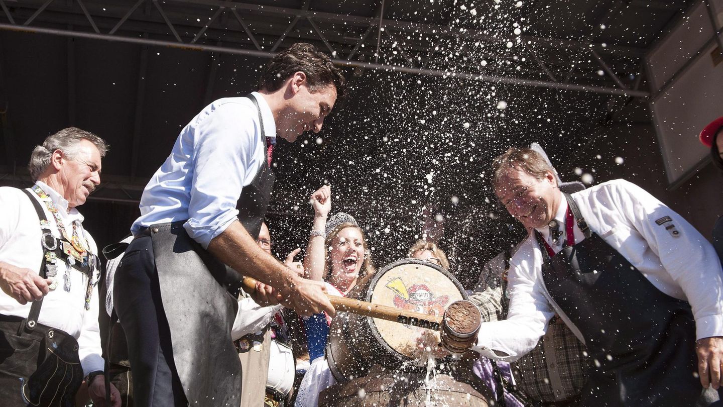 O'zapft it is! Trudeau eröffnet in Kitchener das Oktoberfest