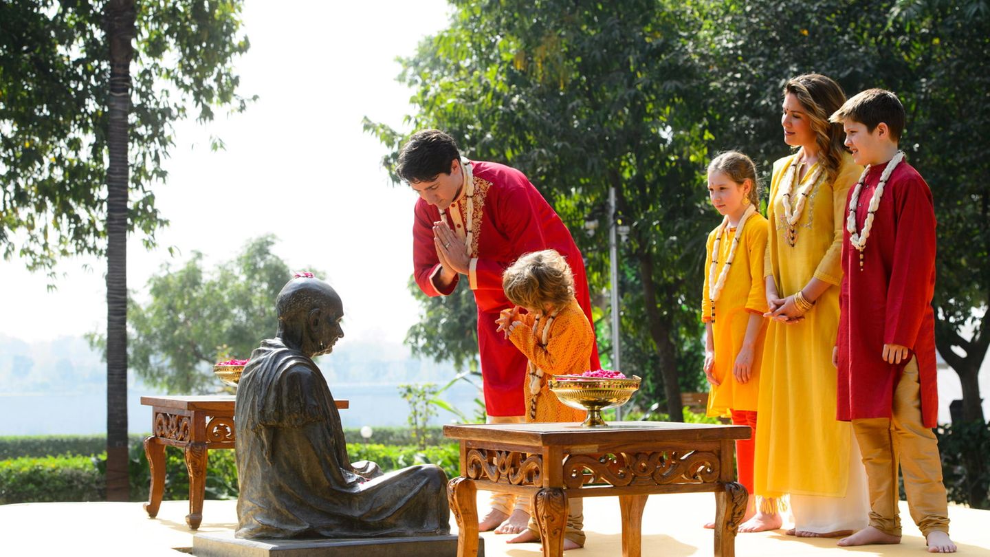 Mr. Bollywood Die Trudeaus in indischer, traditioneller Kleidung
