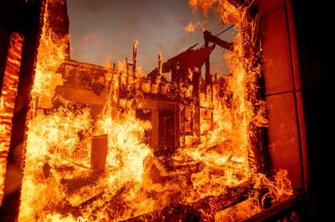 Was als kleines Feuer am Rand von Los Angeles begann, eskalierte rasch zu einem verheerenden Brand. Anwohner von Pacific Palisades mussten teils fluchtartig ihre Häuser verlassen.