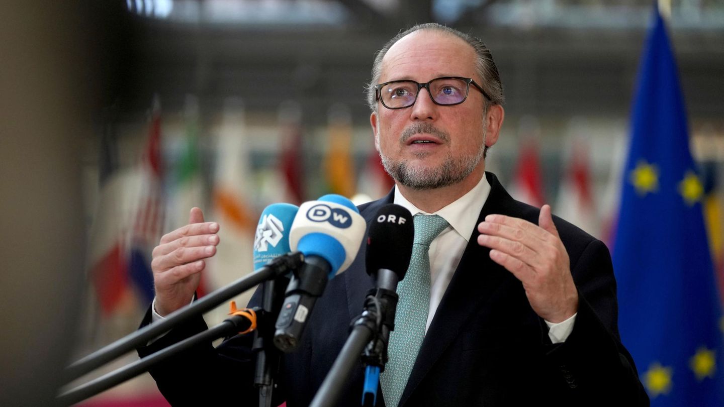 Austria: Foreign Minister Schallenberg becomes interim chancellor