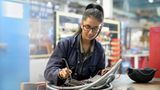 Mittleres Gehalt aller Beschäftigten: 42.750 Euro  Beispiel-Berufe  Servicetechniker/-in: 47.750 Euro  Industriemechaniker/-in: 46.000 Euro  Elektriker/-in: 44.750 Euro  Maschinenführer/-in: 41.250 Euro  Kfz-Mechatroniker/-in: 35.750 Euro