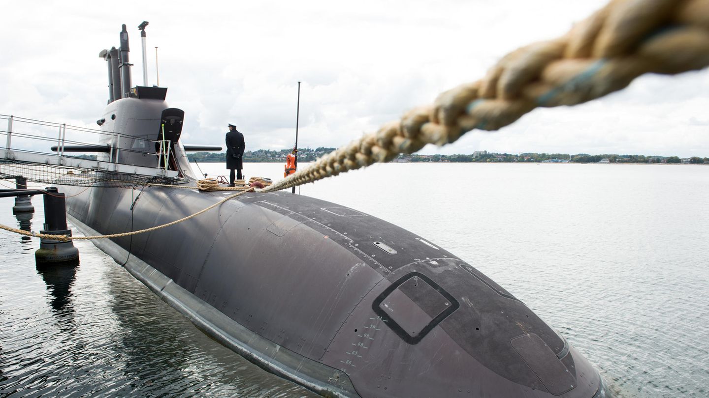 Ein U-Boot der Bundesmarine liegt in Eckernförde am Kai