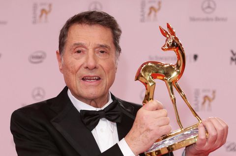 Udo Jürgens (†80) wurde 2013 mit einem Bambi für sein Lebenswerk ausgezeichnet. Den ersten Bambi, den er 1970 gewann, wird jetzt – zusammen mit weiteren Besitztümern – versteigert.