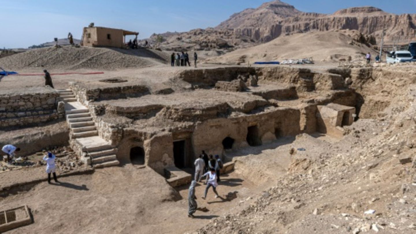 Ausgarbungsstelle in Deir al-Bahari am Westufer des Nils