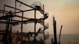 Nur noch eine Gerippe: Selbst die Häuser am Strand bleiben von den Flammen nicht verschont. Diese Beachvilla am legendären Pacific Coast Highway fiel wie so viele andere den Flammen zum Opfer