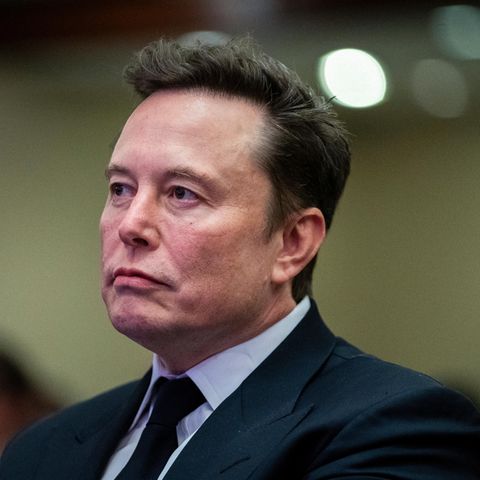 Musk is said to be interested in buying Liverpool FC – fans are outraged