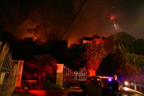 Feuerwehr an einem Brandherd in Los Angeles