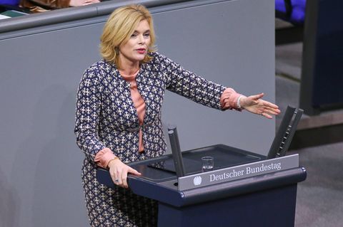 Julia Klöckner bei einer Rede im deutschen Bundestag