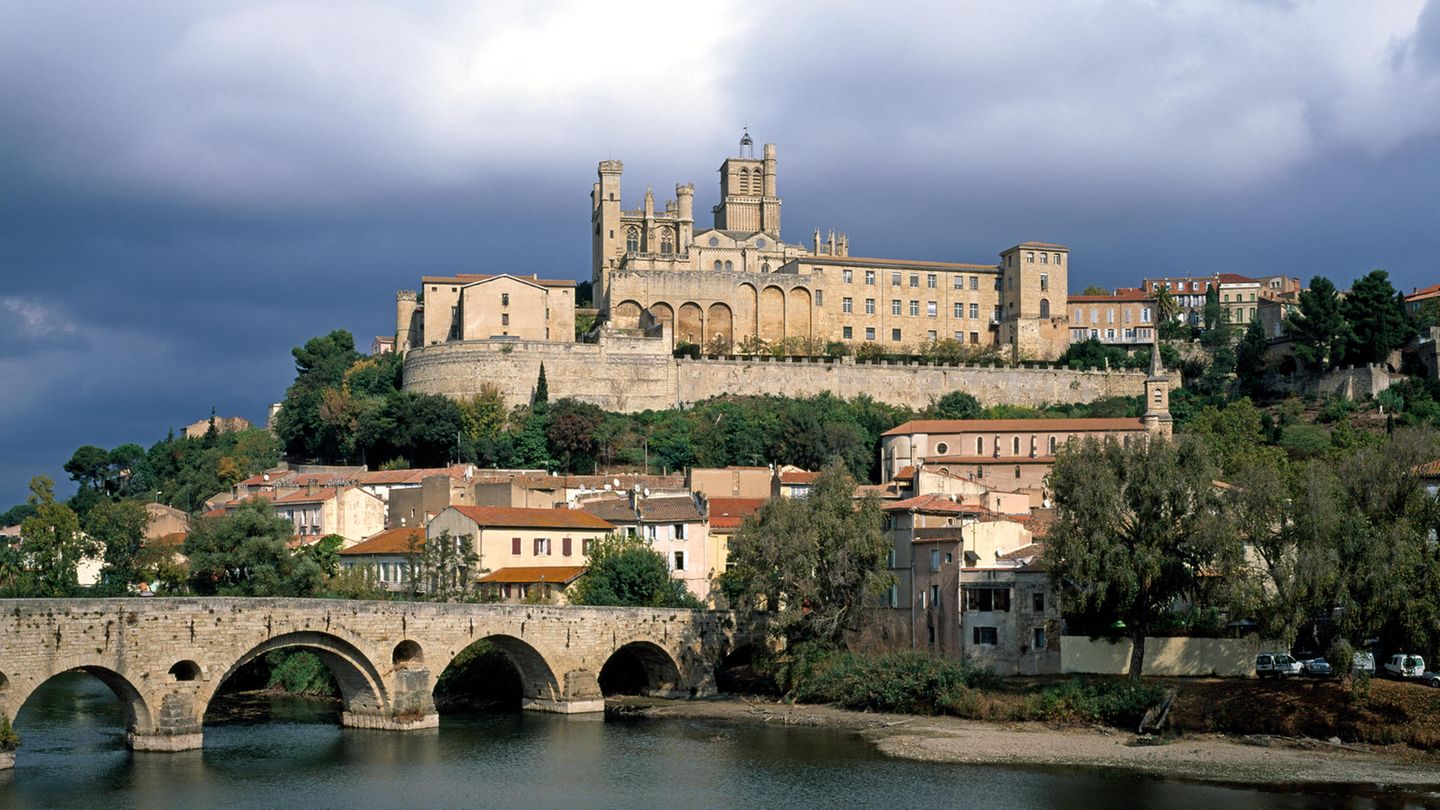 Eine Stadtansicht von Béziers in Frankreich