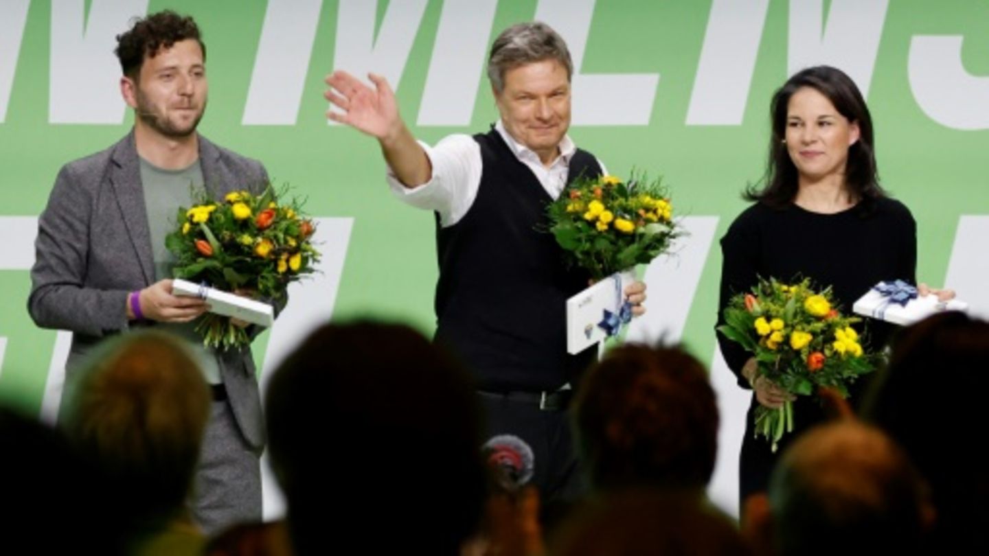 Parteichef Banaszak, Vizekanzler Habeck und Außenministerin Baerbock
