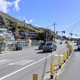 Blauer Himmel, grüne Vegetation und der Pazifik gleich nebenan: So idyllisch die Route von Eastern Malibu in Richtung Santa Monica an dieser Stelle an einem normalen Tag ist, ...