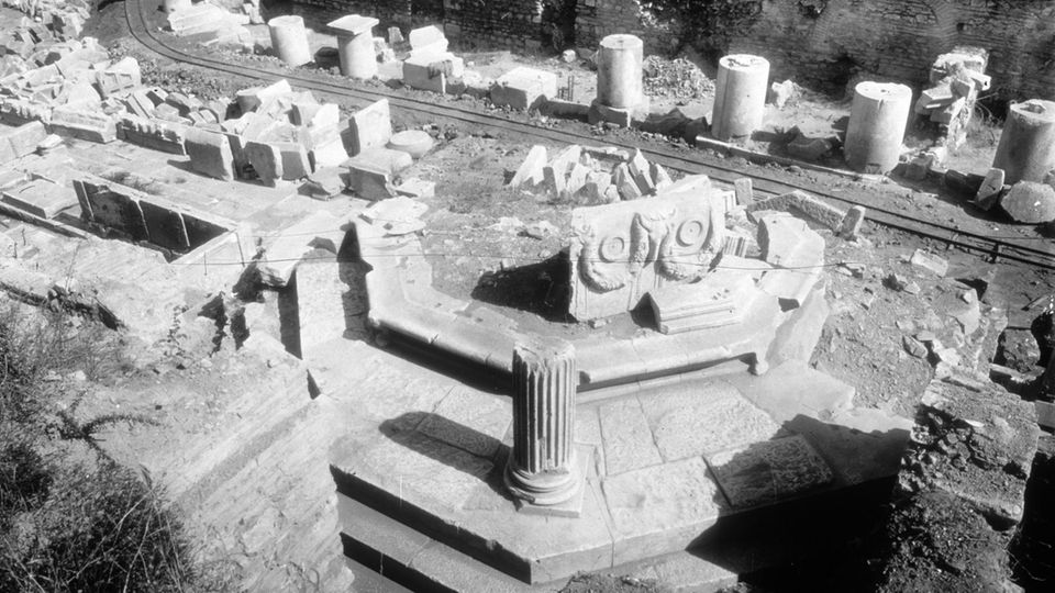 Kleopatras Schwester Oktagon in Ephesos