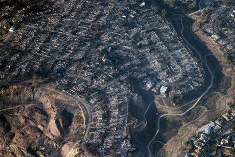 Niedergebrannte Häuser in Pacific Palisades