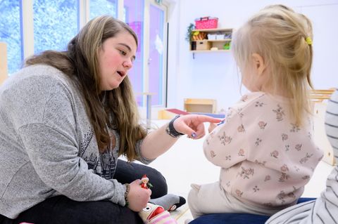 Die spanische Erzieherin Brenda Hornos Justicia arbeitet in einer niedersächsischen Kita