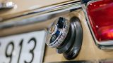 Tankdeckel eines Autos in Nahaufnahme