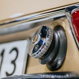 Tankdeckel eines Autos in Nahaufnahme