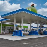 Eine Tankstelle mit Rewe To Go