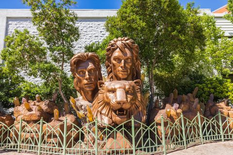 Siegfried und Roy Statue