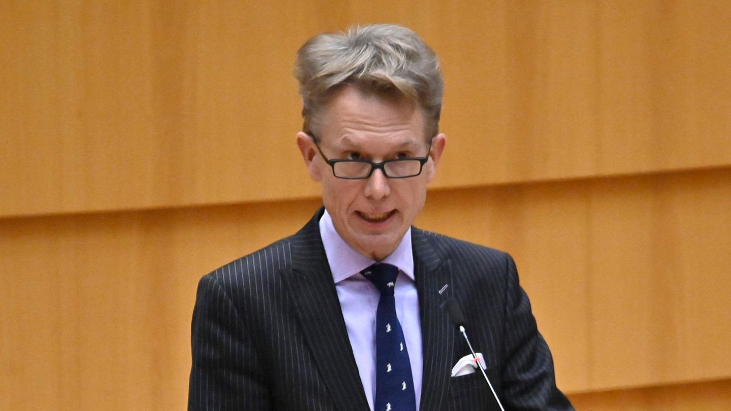 Ex-AfD MP is said to have stolen make-up – punishment order
