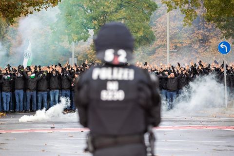 Bundesverassungsgericht Polizeieinsatz beim Hochrisikospiel Hannover 69 gegen Eintracht Braunschweig