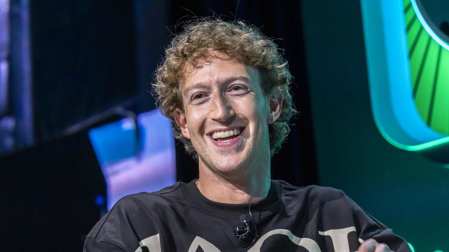 Mark Zuckerberg lächelt in die Kamera