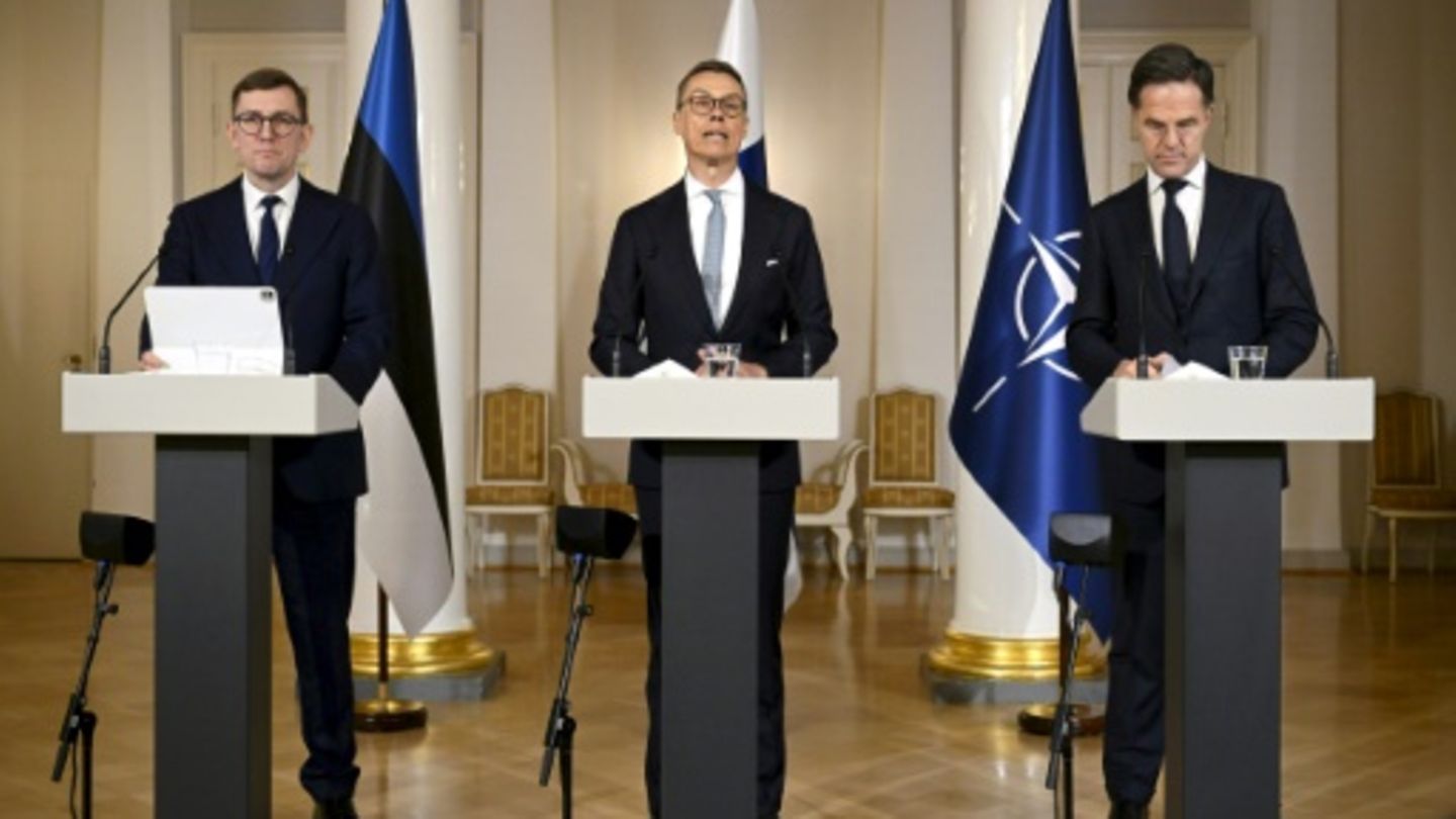 Nato-Generalsekretär Rutte mit dem finnischen Präsidenten Stubb und Estlands Regierungschef Michal (v.r.n.l.)