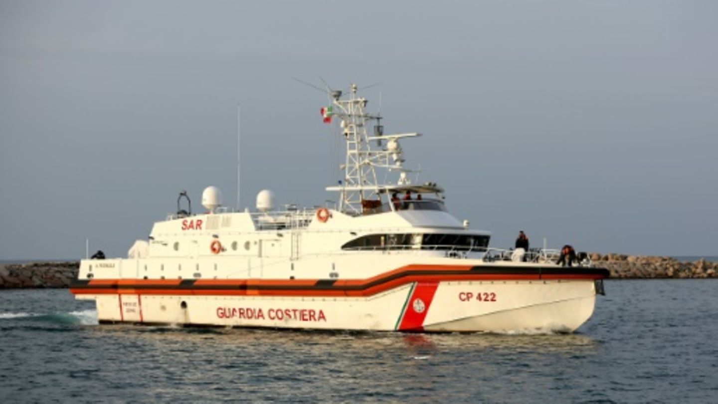 Ein Schiff der italienischen Küstenwache