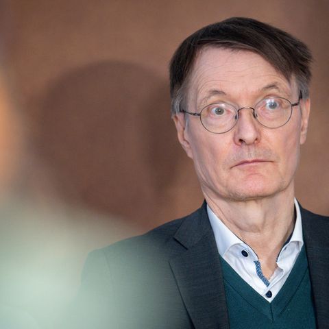 Bundesgesundheitsminister Karl Lauterbach will die elektronische Patientenakte. Nahm er Sicherheitsbedenken nicht ernst genug?