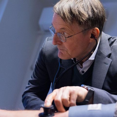 Bundesgesundheitsminister Karl Lauterbach setzt auf die elektronische Patientenakte