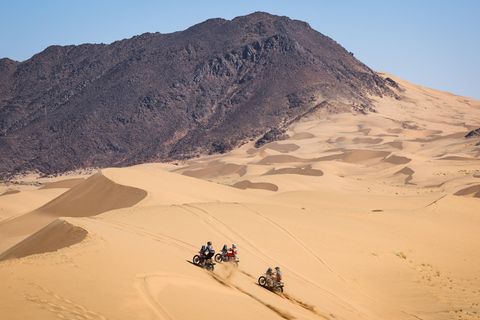 Das Trio macht sich gemeinsam auf den Weg zum Ziel