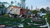 Zerstörte Häuser nach einen vermuteten Tornado