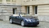 Ein dunkelblauer Bentley mit beigefarbener Innenausstattung von Udo Jürgens aus dem Jahr 2007