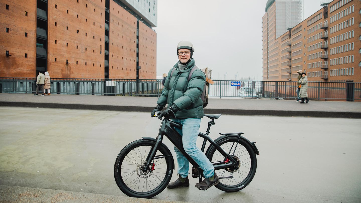 E-bike instead of a scooter: what is better for riding in the city?