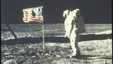 Astronaut bei Mondspaziergang