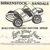 Englischsprachige Werbung für Birkenstock-Modell als Rollschuh