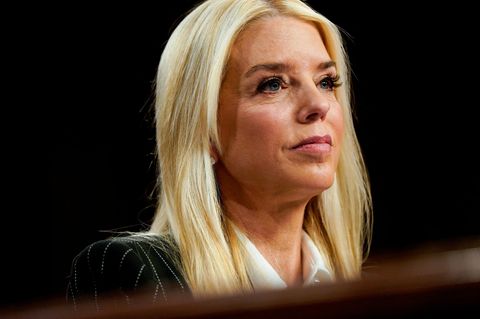 Donald Trumps Wunschkandidatin für das Justizministerium, Pam Bondi, bei einer Anhörung