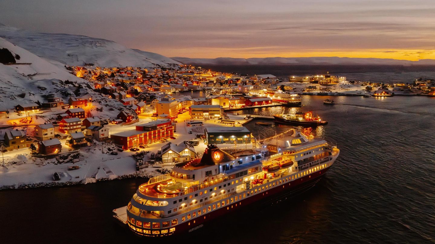 kreuzfahrt-j-ger-des-polarlichts-magische-kreuzfahrt-zum-nordkap